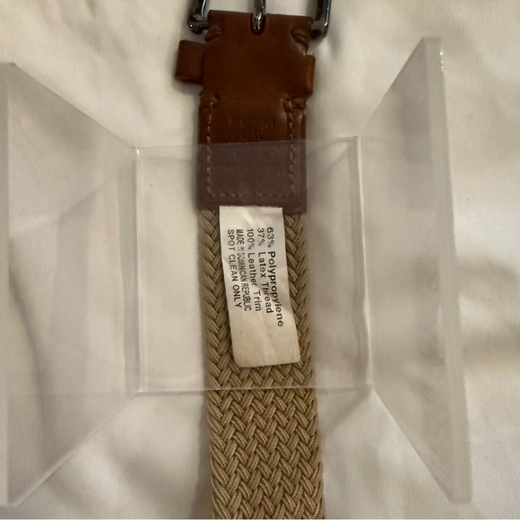 EUC Tommy Bahama Tan Stretch Webbed Belt
L/XL Sized - Picture 3 of 3